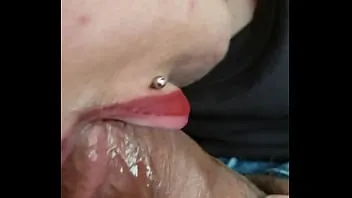 Mamando latina close up